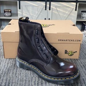 Dr. Martens Pascal front zip